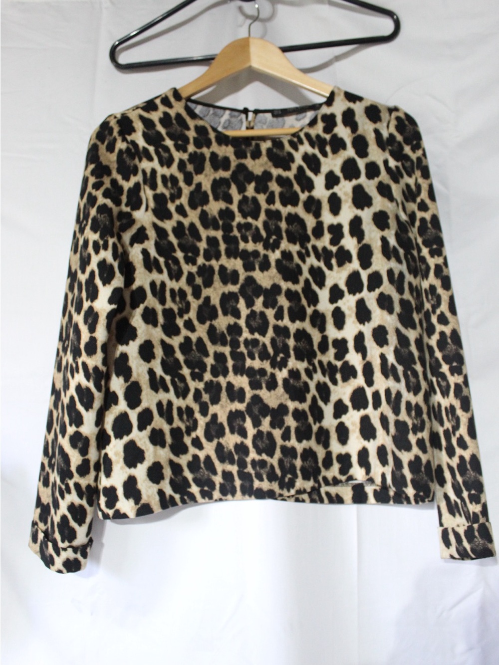 Zara Leopard Print Long Sleeve back detail M